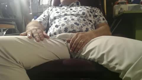 Snapshot of marrieddad19751975 chatting on 09/27/25, 06:35 only fans marrieddad19751975 online show from 09/27/25, 06:35