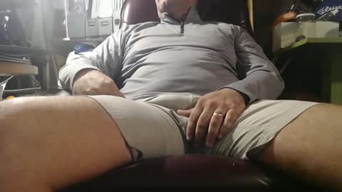 Snapshot of marrieddad19751975 chatting on 10/02/25, 09:27 only fans marrieddad19751975 online show from 10/02/25, 09:27