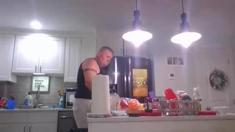 marriedguyold online show from 04/17/26, 04:10