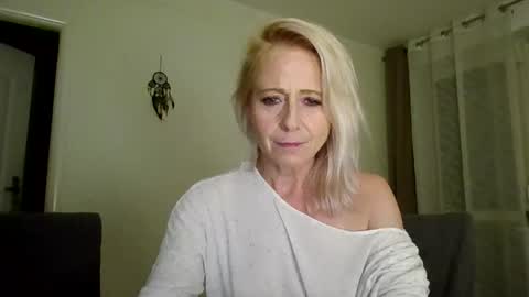 MaryGoRound online show from 10/27/25, 07:07