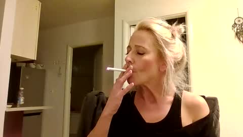 MaryGoRound online show from 11/02/25, 04:42