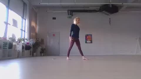 MaryGoRound online show from 11/08/25, 03:12