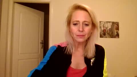 MaryGoRound online show from 11/12/25, 11:25