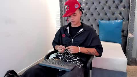 MARSHALL online show from 11/18/25, 01:15