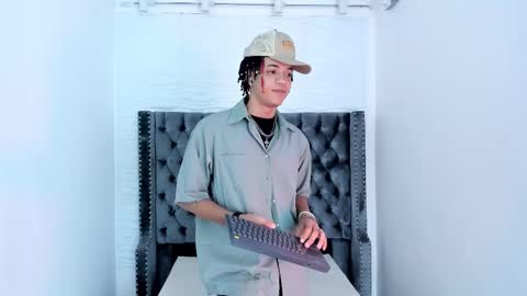 MARSHALL online show from 11/25/25, 01:11