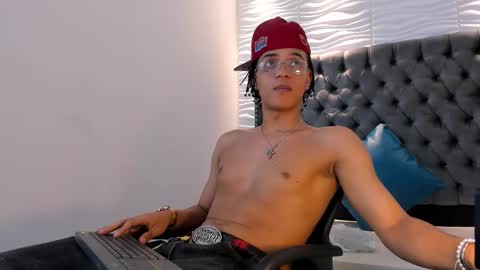 MARSHALL online show from 12/02/25, 01:28