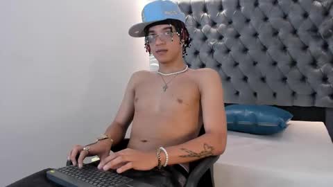 MARSHALL online show from 12/03/25, 01:20