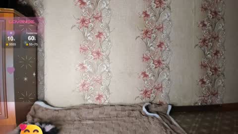 Snapshot of marshmallow_xxx chatting on 12/21/24, 08:10 Elsa Lovense Lush is active Open Pvt Welcome to the world of pleasure online show from 12/21/24, 08:10