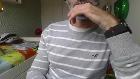 Snapshot of marsupilami_82_ chatting on 12/03/24, 03:44 marsupilami_82_ online show from 12/03/24, 03:44