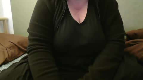 Snapshot of marthabriest chatting on 12/17/24, 11:28 Martha online show from 12/17/24, 11:28