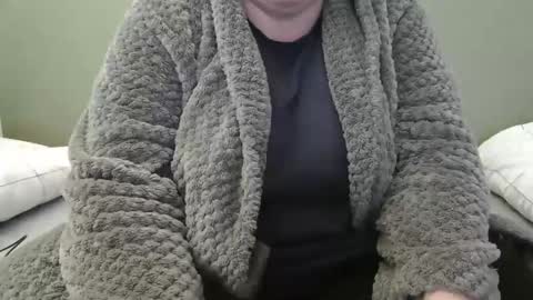 Snapshot of marthabriest chatting on 02/13/25, 12:11 Martha online show from 02/13/25, 12:11