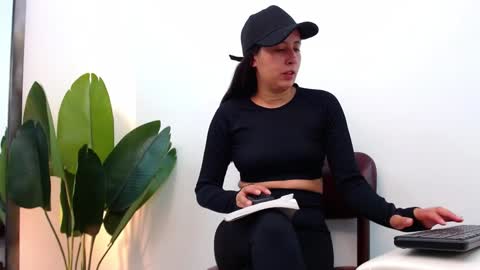 Snapshot of marthina_thompson chatting on 01/02/25, 12:24 marthina thompson online show from 01/02/25, 12:24