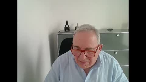 martin_1947 online show from 02/09/25, 03:45