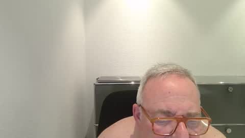 martin_1947 online show from 12/02/25, 10:38