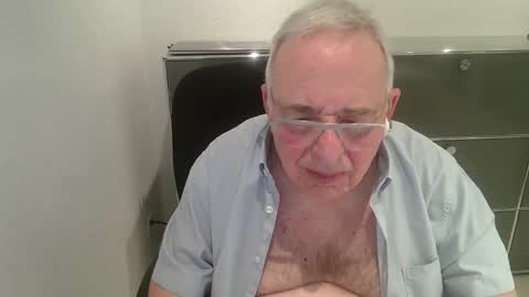 martin_1947 online show from 04/09/26, 09:53