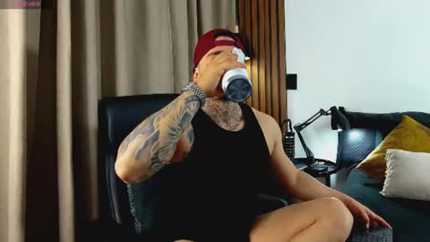 Snapshot of martin_colby05 chatting on 06/12/26, 12:09 ONLYFANS Sotoandres modelo independiente online show from 06/12/26, 12:09