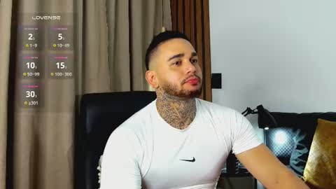 Snapshot of martin_colby05 chatting on 06/12/26, 11:35 ONLYFANS Sotoandres modelo independiente online show from 06/12/26, 11:35