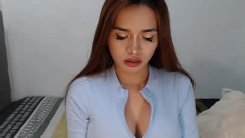 Snapshot of martina17x chatting on 02/13/25, 05:58 Sally online show from 02/13/25, 05:58