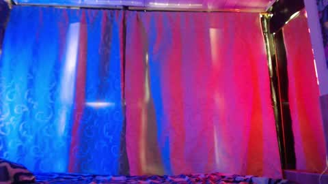 100 explicit here. follow  online show from 02/11/25, 06:44