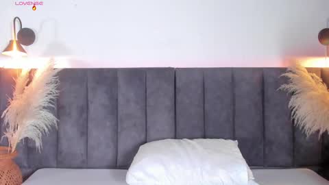 Laura online show from 09/19/25, 09:15