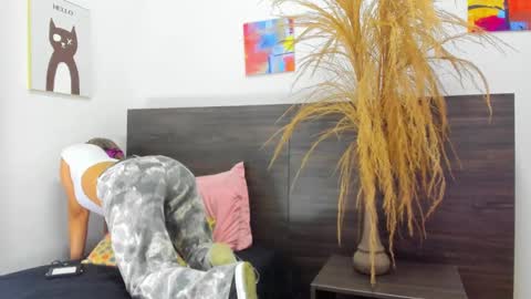 martina mIIler online show from 02/22/25, 12:40