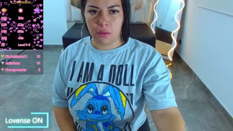 Snapshot of martina_tay chatting on 12/30/24, 06:20 Hey im martina online show from 12/30/24, 06:20