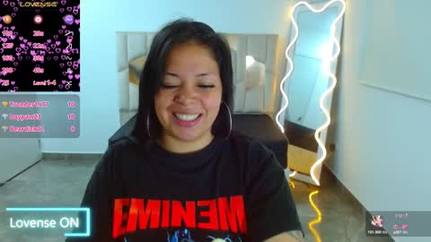 Snapshot of martina_tay chatting on 12/31/24, 09:10 Hey im martina online show from 12/31/24, 09:10
