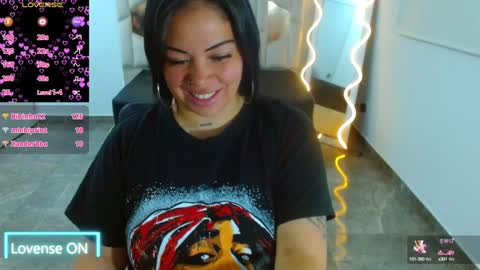 Snapshot of martina_tay chatting on 01/04/25, 09:00 Hey im martina online show from 01/04/25, 09:00