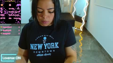 Snapshot of martina_tay chatting on 01/06/25, 06:14 Hey im martina online show from 01/06/25, 06:14