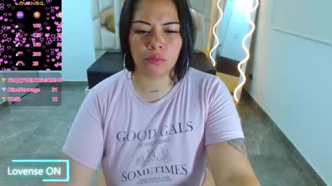 Snapshot of martina_tay chatting on 01/10/25, 06:20 Hey im martina online show from 01/10/25, 06:20