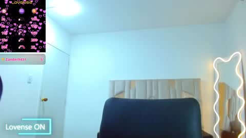 Snapshot of martina_tay chatting on 01/16/25, 06:03 Hey im martina online show from 01/16/25, 06:03