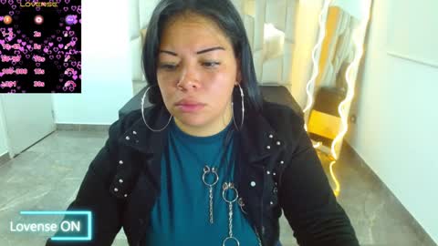 Snapshot of martina_tay chatting on 01/17/25, 03:23 Hey im martina online show from 01/17/25, 03:23