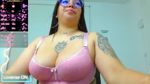 Snapshot of martina_tay chatting on 03/12/25, 09:12 Hey im martina online show from 03/12/25, 09:12