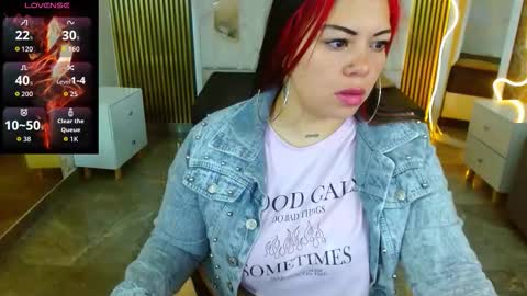 Snapshot of martina_tay chatting on 09/28/25, 03:12 Hey im martina online show from 09/28/25, 03:12