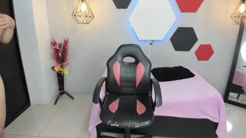 Martina online show from 01/15/25, 04:36