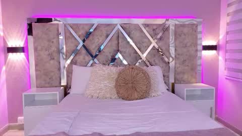 Martina Garcia online show from 12/16/25, 05:40