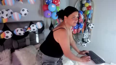 Snapshot of martinamilff chatting on 06/25/26, 08:13 Martina online show from 06/25/26, 08:13
