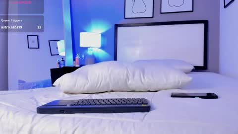 martina rizzi online show from 09/17/25, 04:03