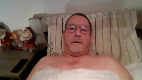 Hotguy61 online show from 10/16/25, 09:05