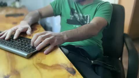 Snapshot of martincito22xl chatting on 09/10/25, 01:55 Martincito online show from 09/10/25, 01:55