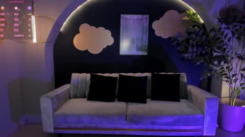 Snapshot of martinnabonnet chatting on 12/02/24, 01:46 Martinna Bonnet online show from 12/02/24, 01:46