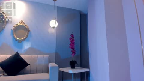 Snapshot of martinnabonnet chatting on 01/23/25, 04:15 Martinna Bonnet online show from 01/23/25, 04:15