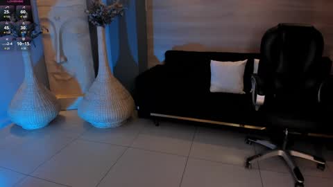 Snapshot of martinnabonnet chatting on 02/01/25, 01:30 Martinna Bonnet online show from 02/01/25, 01:30