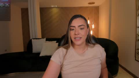 Snapshot of martinnabonnet chatting on 02/02/25, 01:30 Martinna Bonnet online show from 02/02/25, 01:30