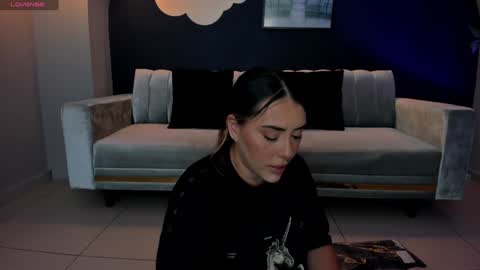 Snapshot of martinnabonnet chatting on 02/03/25, 01:30 Martinna Bonnet online show from 02/03/25, 01:30