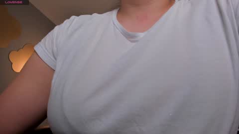 Snapshot of martinnabonnet chatting on 02/08/25, 10:29 Martinna Bonnet online show from 02/08/25, 10:29