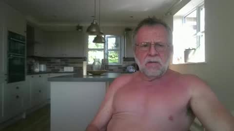 Snapshot of martinrgbxxxx chatting on 05/23/26, 08:40 martinrgbxxxx online show from 05/23/26, 08:40