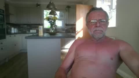 Snapshot of martinrgbxxxx chatting on 05/24/26, 07:57 martinrgbxxxx online show from 05/24/26, 07:57