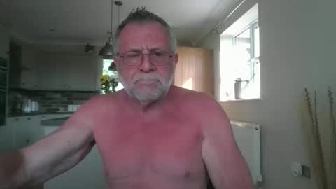 Snapshot of martinrgbxxxx chatting on 05/25/26, 08:09 martinrgbxxxx online show from 05/25/26, 08:09