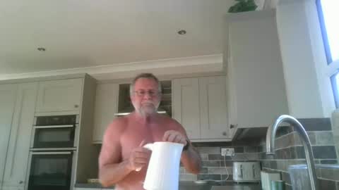 Snapshot of martinrgbxxxx chatting on 07/01/26, 07:54 martinrgbxxxx online show from 07/01/26, 07:54
